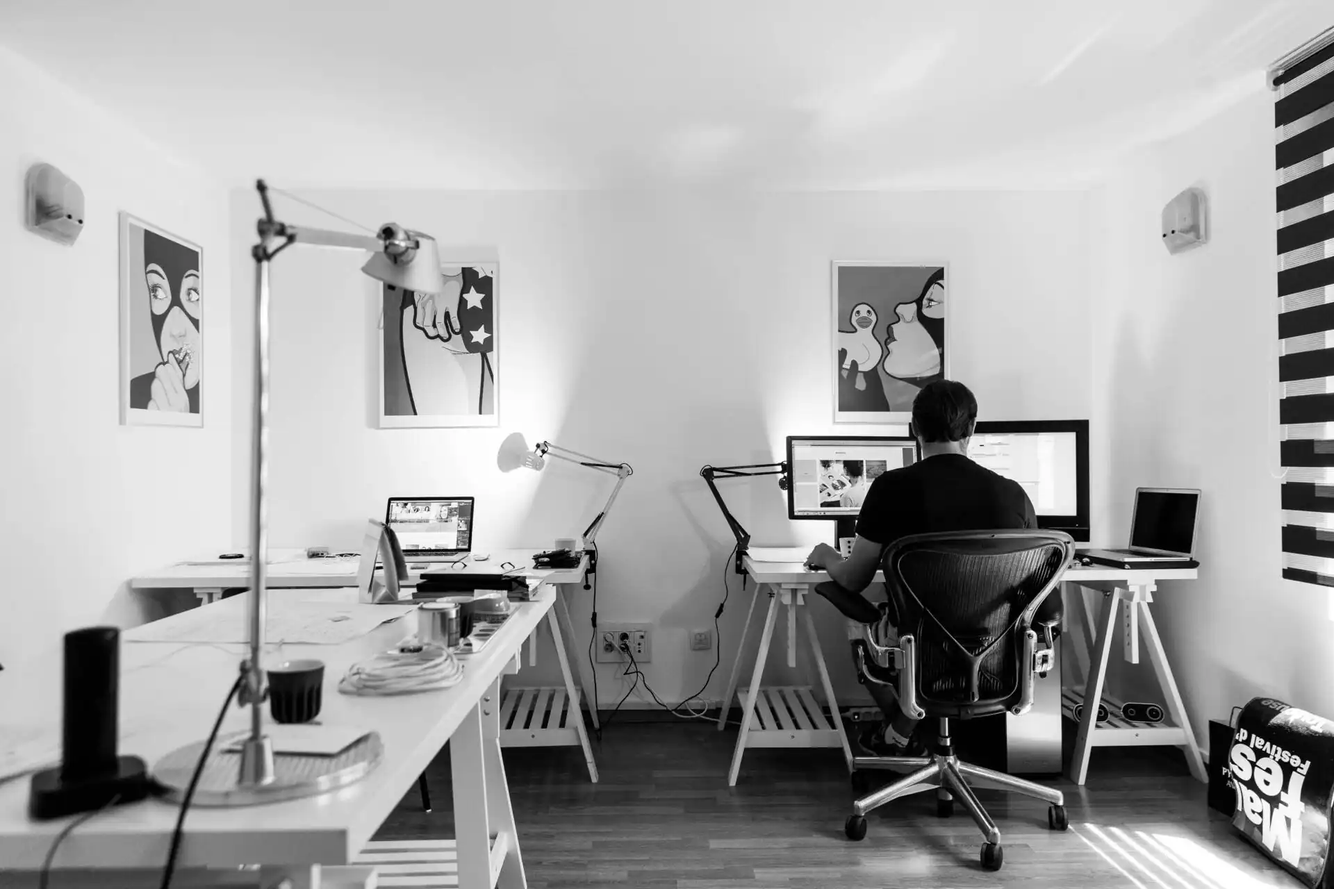Find out more about how businesses work-min