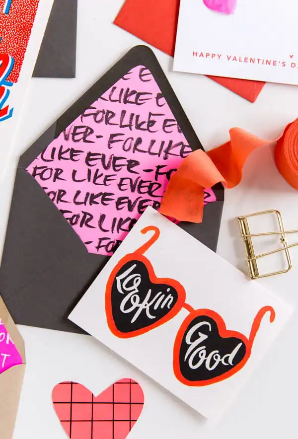 colorful-diy-valentines-day-envelope-liners