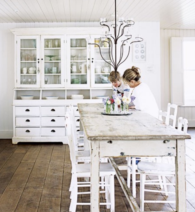 The Shabby Chic Style Creates a Soft Atmosphere - Via Capitale Blog