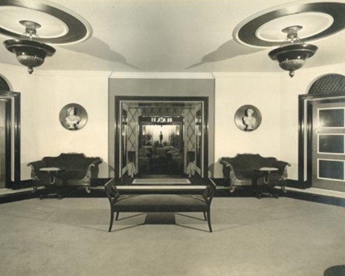 In West Hollywood, a 1930s Regency Home Goes Off Script  Hollywood regency  living room, Hollywood regency decor, Hollywood homes